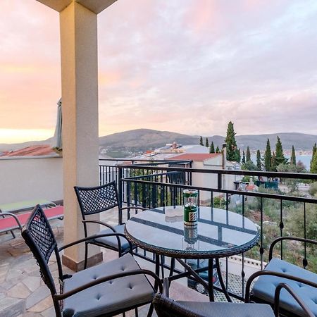 Apartments Villa Kameja Donji Okrug  Kültér fotó