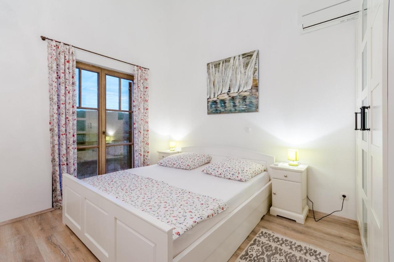 Apartments Villa Kameja Donji Okrug  Szoba fotó